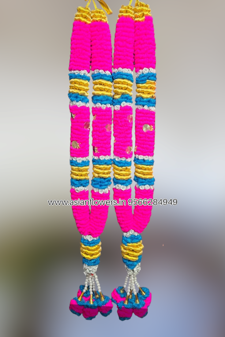 Woolen yarn and gold tape Garland (156)