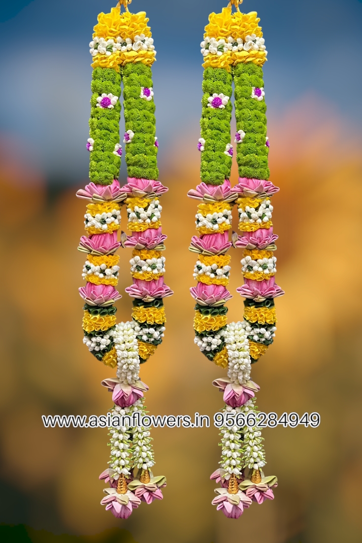 Lotus, krisantham, yellow petals Garland (272)