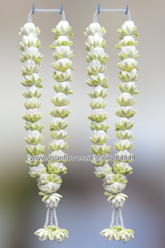White louts garland (48)