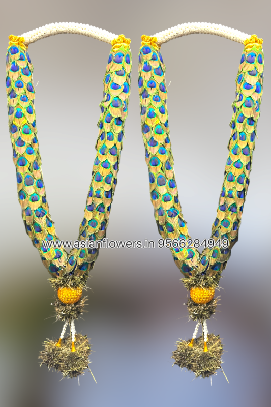 Peacock feather garland (62)