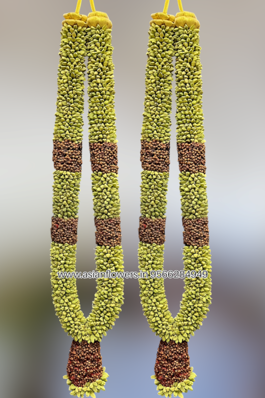 Cardamom and clove garland (128)