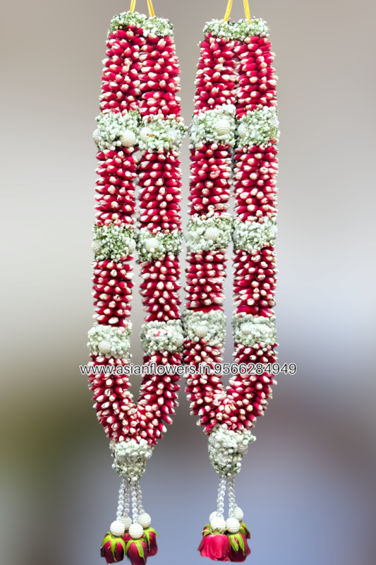 Tuberose with Red petal roll theri Garland (142)