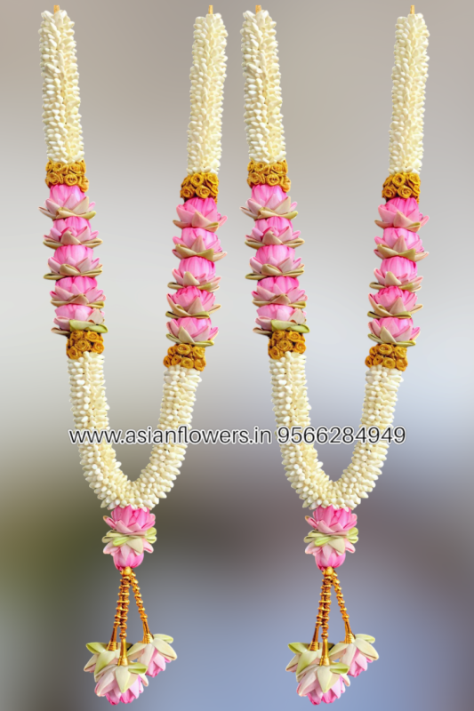 Jasmine with lotus, gold Garland (162)