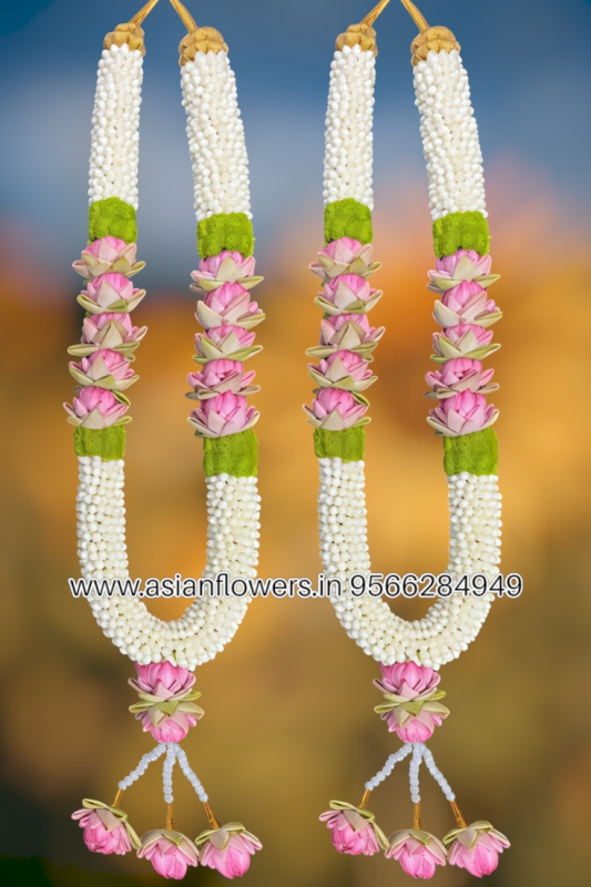 Lotus, krisantham with pinwheel Garland (249)